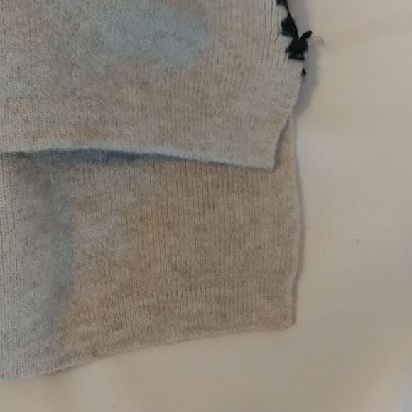 Francescas Alya Sweater. Cream with Black trim. Size Large. Good condition. - Picture 9 of 9